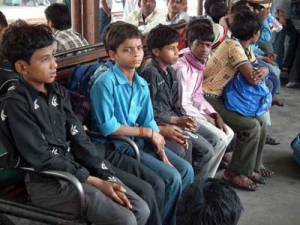 Child labourers rescued in Delhi waiting to be sent back to their villages. Credit: Bachpan Bachao Andolan/IPS